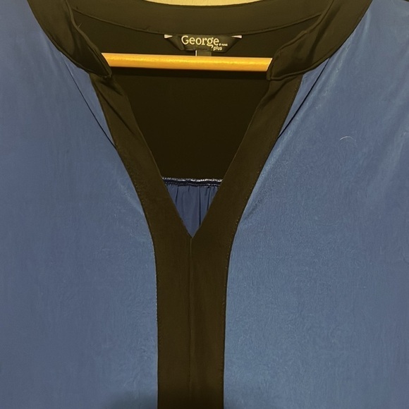 Plus size blouse - Picture 3 of 5